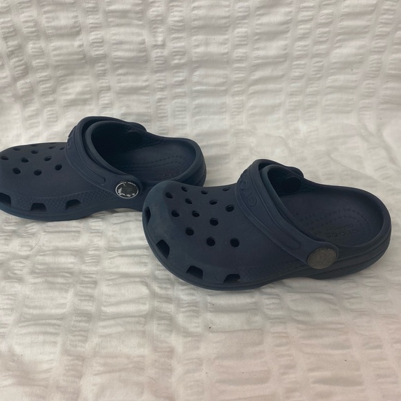 Child Size 6 Navy Blue Crocs - Picture 9 of 9